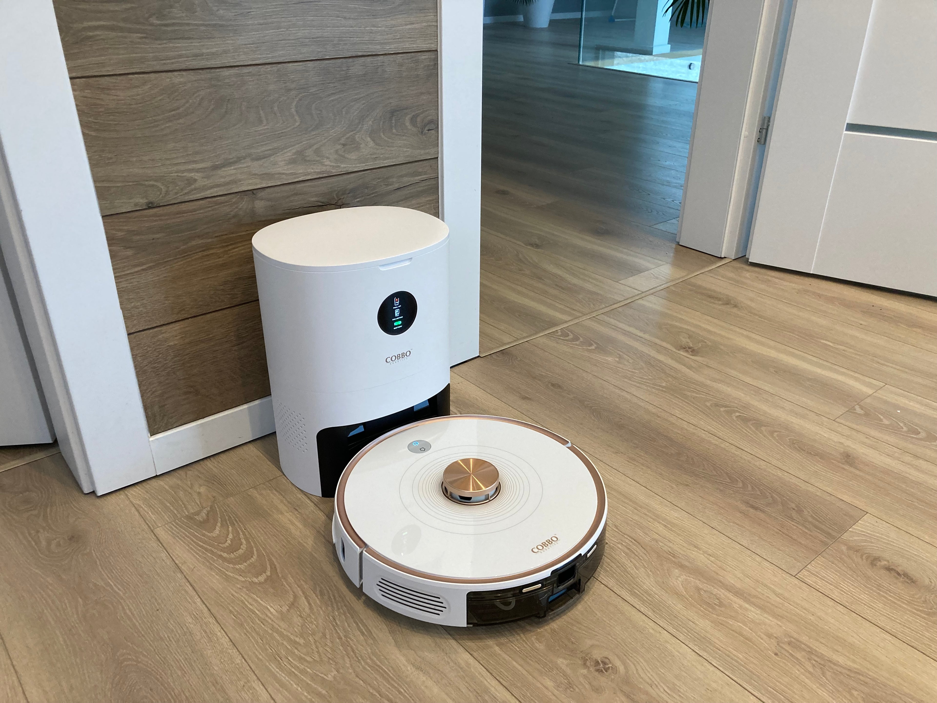 Cleaning robot vacuum cleaner COBBO PRO 27 UV